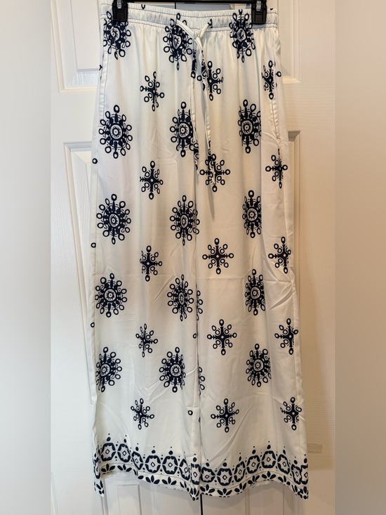 Pants - Women's Wide Leg Printed Drawstring Pants with Pockets White with Black Motif
